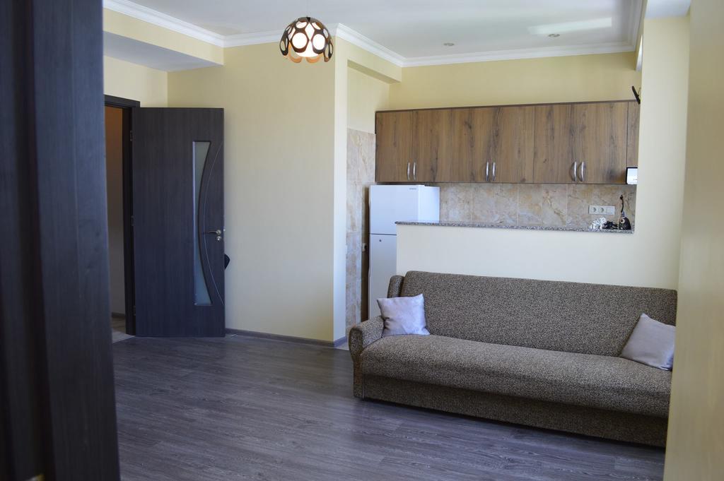 Apartment Near Park 36 บาทูมิ ภายนอก รูปภาพ